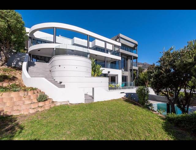 7 BEDROOM HOUSE FOR SALE IN LLANDUDNO